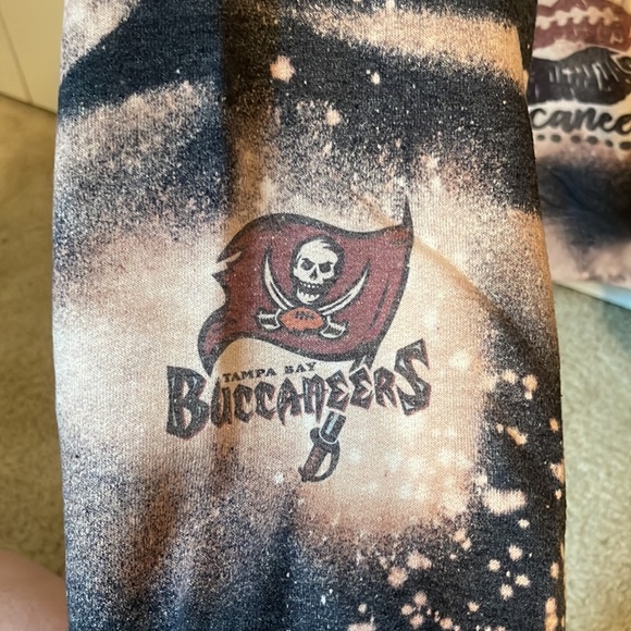Tampa Bay bleached sweatshirt - Picture 3 of 6